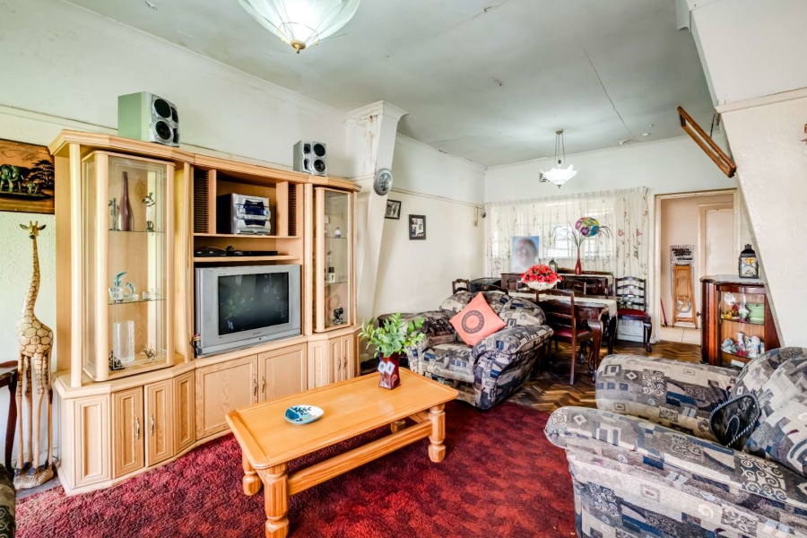 5 Bedroom Property for Sale in Wynberg Western Cape
